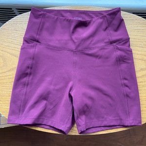 Girlfriend Collective Compressive Pocket Run Short in Plum (Size S)